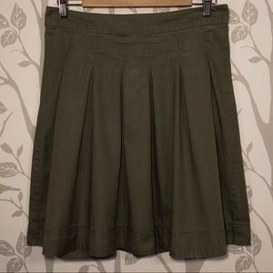 H&M Full & Fun Pleated Skirt Size 6
